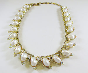 Lisner Vintage Elegant Mid Century Pearl and Aurora Borealis Necklace