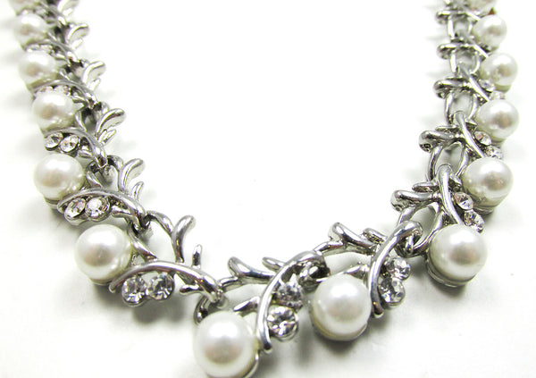Vintage Jewelry Mid-Century Diamante and Pearl Floral Necklace - Close Up