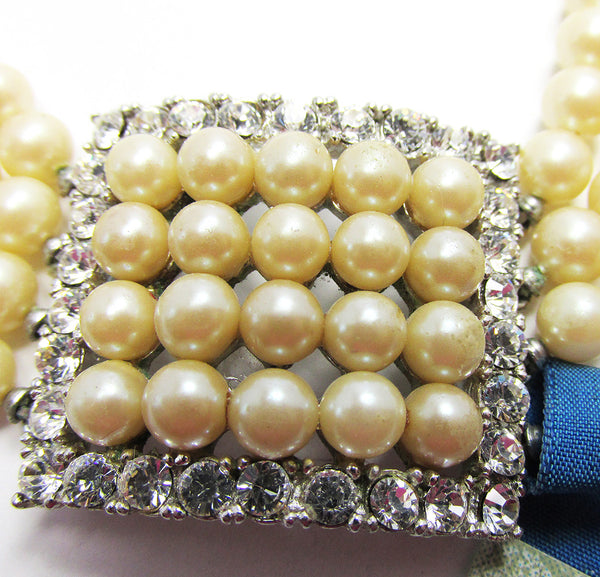 Deltah Vintage 1940s Rhinestone and Pearl Dog Collar Necklace - Centerpiece Close Up 