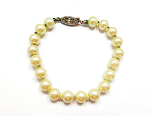 Vintage 1950s Jewelry Mid-Century Classic Ivory Pearl Bracelet