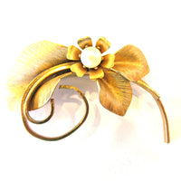 Elegant Vintage 1950s Mid-Century Pearl and Gold Floral Spray Pin - Thumbnail