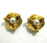 Distinctive Vintage 1950s Mid-Century Gold and Pearl Clip-On Earrings - Front - Thumbnail