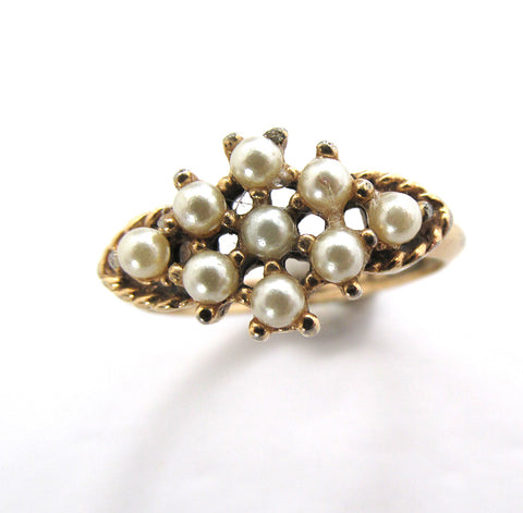 1970s Adorable Avon Vintage Contemporary Style Pearl Fashion Ring - Front