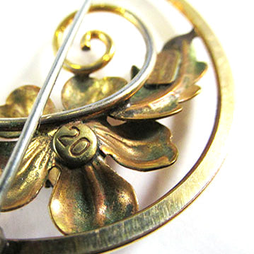 Van Dell Vintage 1940s Rhinestone Gold-Filled Floral Circle Pin - Mark