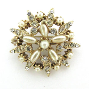 1950s Quintessential Vintage Mid-Century Ivory Pearl and Gold Brooch - Front