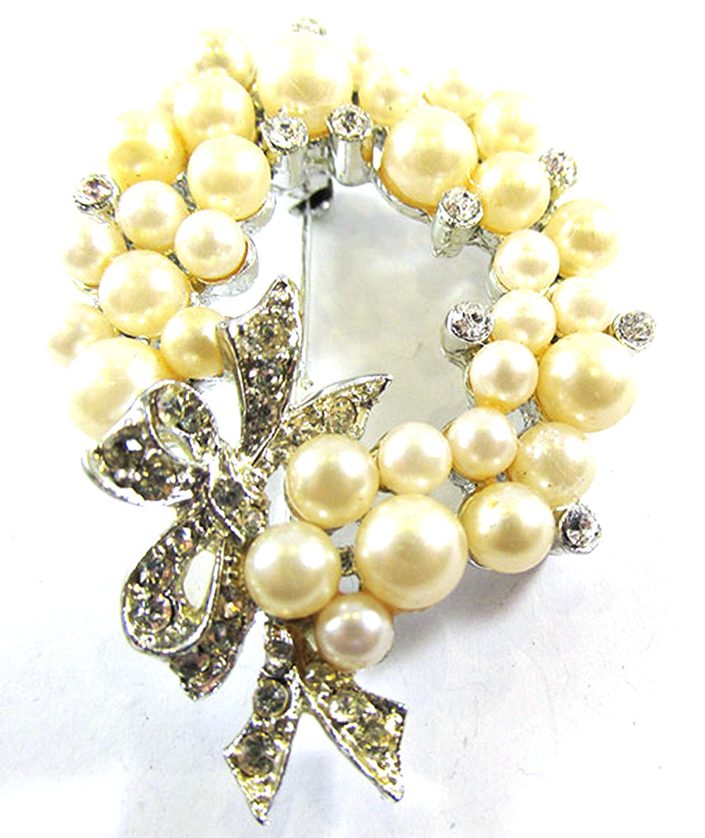 Vintage 1950s Mid Century Clear Rhinestone and Pearl Floral Wreath Pin - Front