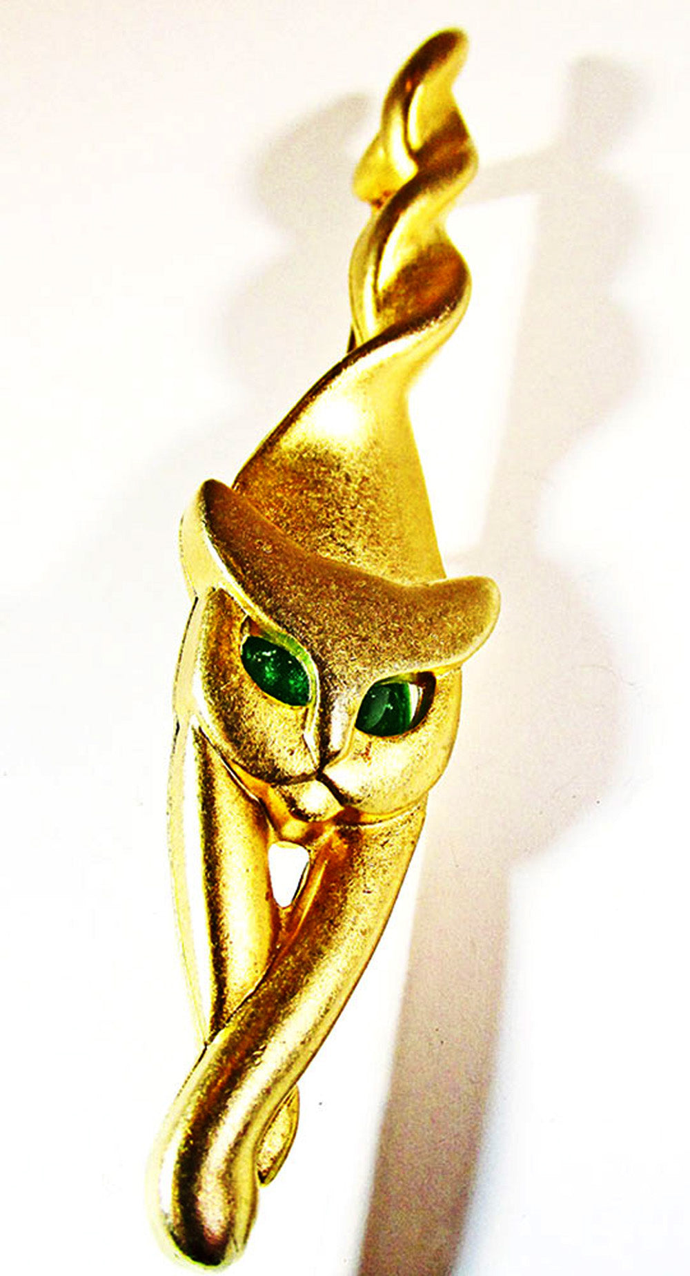 AJC Vintage 1980s Contemporary Style Green Rhinestone Figural Cat Pin - Front