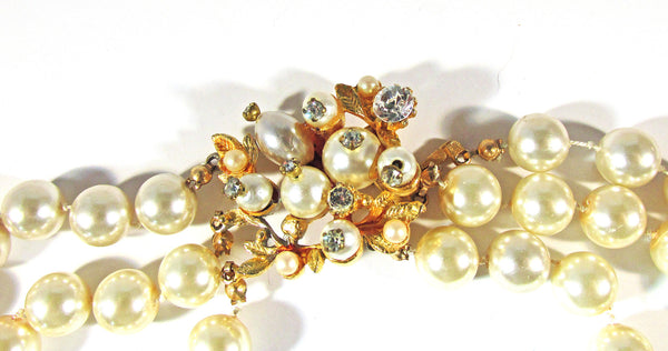 Vintage 1950s Pearl and Clear Rhinestone Necklace and Earrings Set - Closure