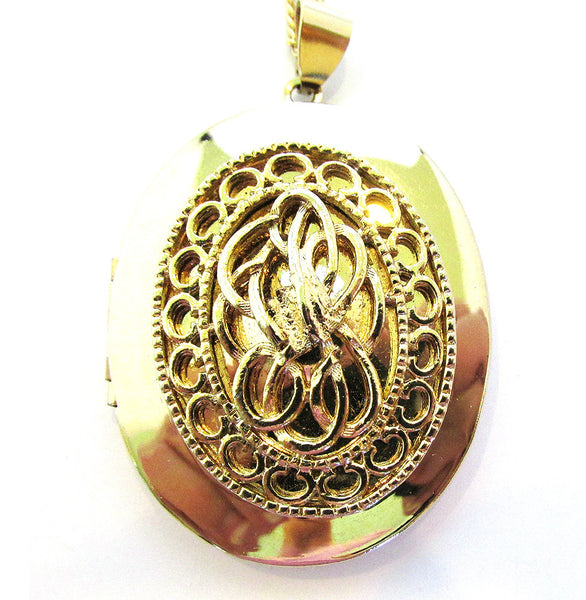 Dramatic 1950s Dramatic Mid-Century Oval Gold Locket and Chain - Close Up