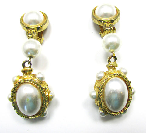 1970s Bold Vintage Contemporary Style Pearl Drop Earrings - Front
