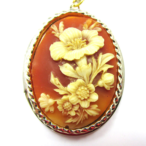 Gorgeous Mid-Century Vintage Floral Cameo Locket Pendant - Close Up