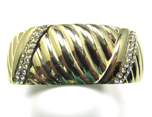 1970s Stylish Contemporary Style Vintage Rhinestone Cuff Bracelet - Front