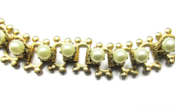 Vintage 1950s Mid-Century Unique Pearl Link Bracelet - Close Up