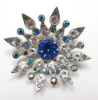Striking Mid-Century 1950s Diamante Floral Eye-Catching Statement Pin - FrontStriking Mid-Century 1950s Diamante Floral Eye-Catching Statement Pin - Front - Thumbnail