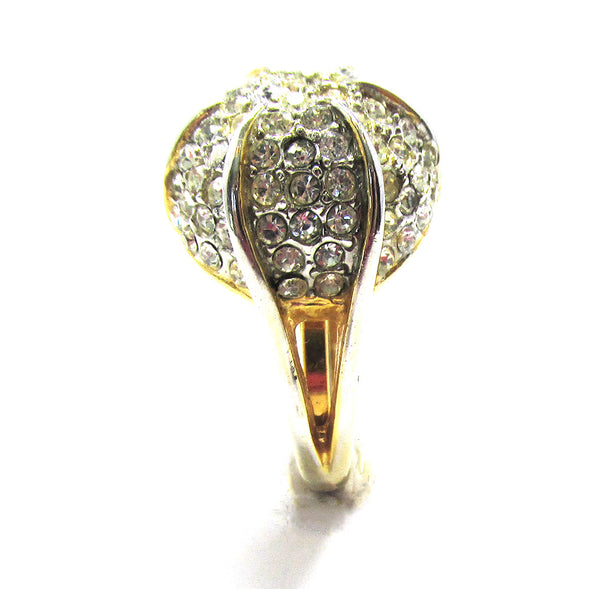 Bold 1960s Vintage Contemporary Style Clear Diamante Fashion Ring - Side
