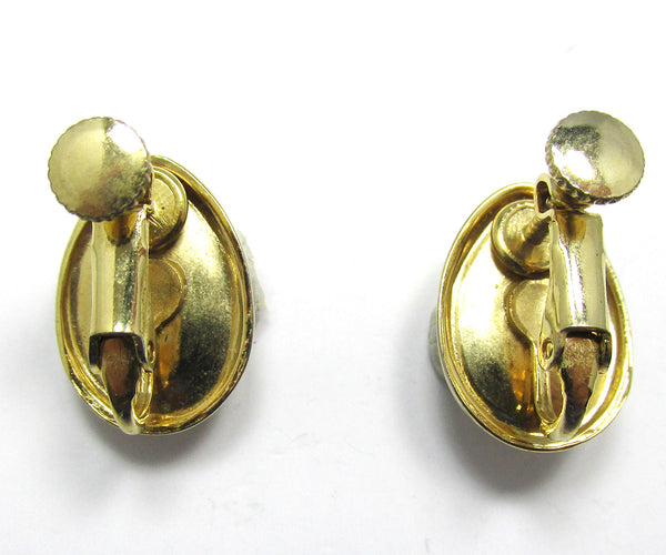 Elegant Vintage 1970s Contemporary Style Pearl Cabochon Earrings