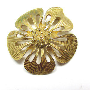 Signed 1950s Crown Trifari Mid-Century Flawless Floral Gold Pin - Front