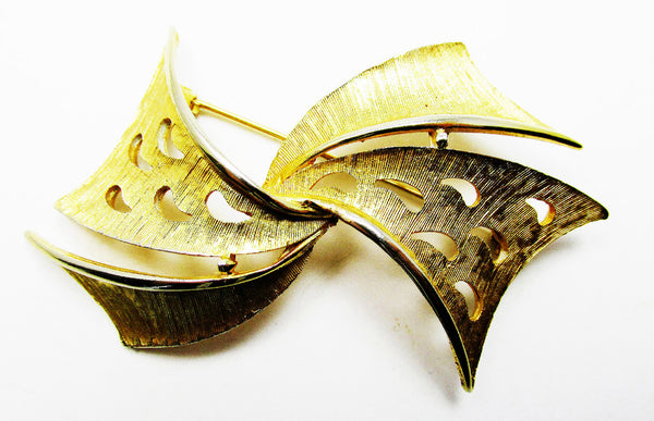 Vintage 1950s Mid-Century Gold Pierced Metalwork Bow Pin - Front