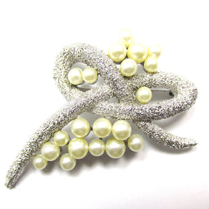 1950s Vintage Signed Mid-Century Crown Trifari Innovative Pearl Pin - Front
