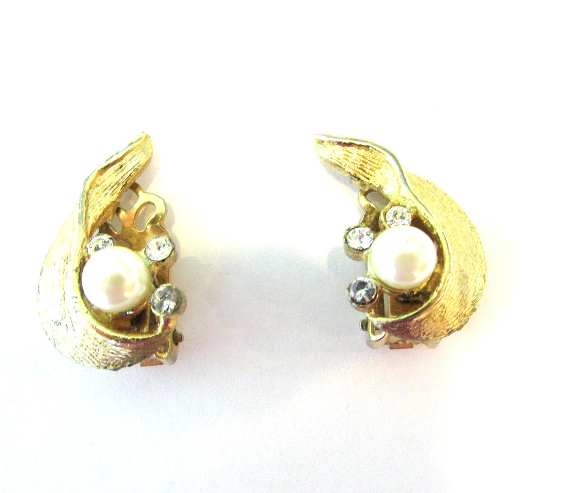 Vintage 1950s Mid-Century Pearl and Diamante Clip-On Earrings - Front