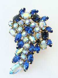Vintage 1950s Gorgeous Mid Century Shades of Blue Floral Pin - Thumbnail