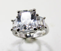 Stunning 1980s Realistic Contemporary Style Geometric CZ Fashion Ring - Front - Thumbnail