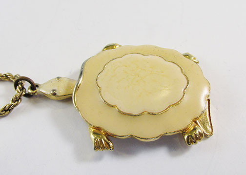 Art Vintage Adorable 1960s Retro Enamel Turtle Pendant