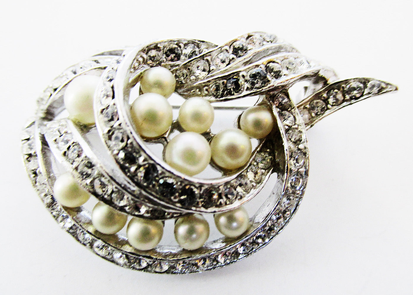 Ledo (Policini) 1950s Mid-Century Designer Diamante and Pearl Pin - Front
