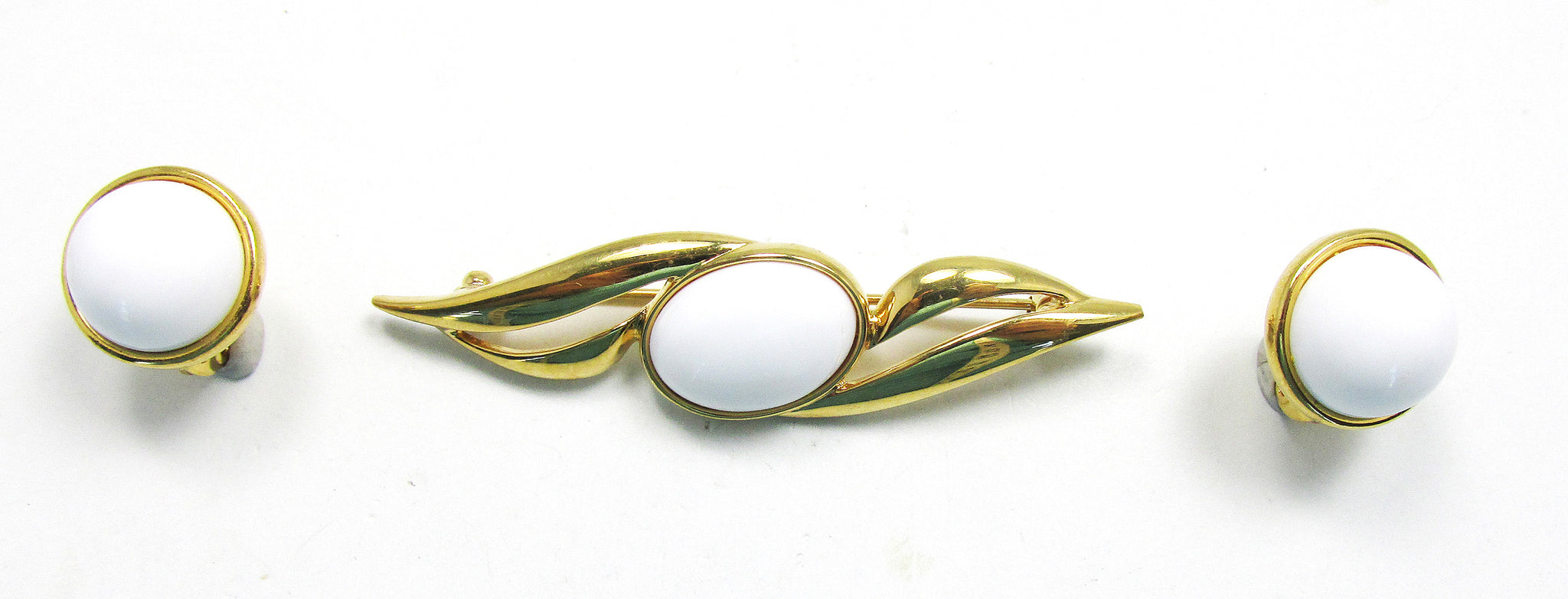 Signed Monet 1960s Designer Cabochon Pin and Earrings Set - Front