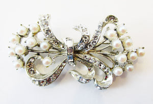 Coro Vintage Mid-Century Diamante and Pearl Floral Ribbon Pin - Front