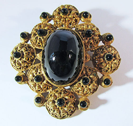 Richelieu Vintage 1940s Exceptional Retro Onyx Cabochon Pin