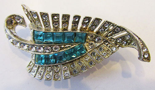 Vintage Mid Century 1950s Elegant Rhinestone Leaf Pin