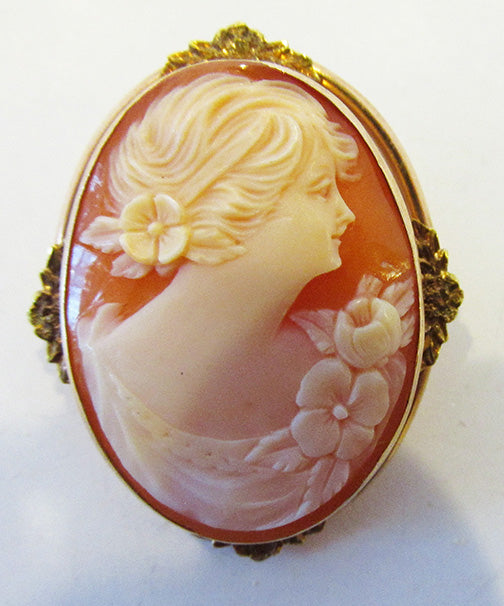 Vintage Elegant Timeless 1920s 10Kt Shell Cameo Pin