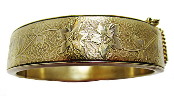 Vintage 1940s Jewelry Elegant Engraved Gold Floral Cuff Bracelet - Front