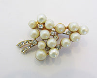 Vintage 1960s Striking Contemporary Pearl and Rhinestone Leaf Pin - Thumbnail