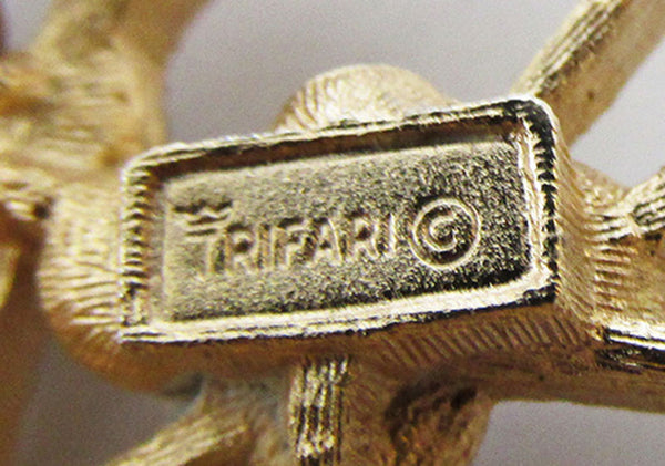 Crown Trifari 1950s Vintage Mid-Century Topaz Diamante Floral Pin - Signature