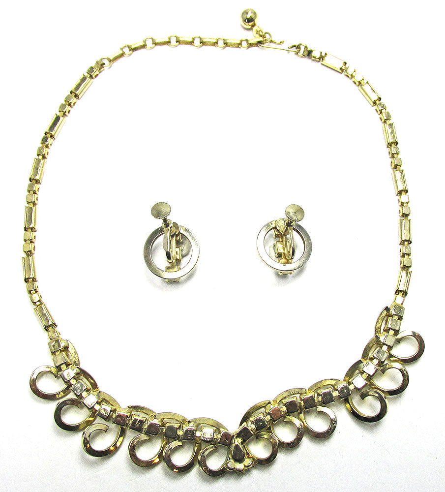 Vintage Sarah Coventry...Gold Tone Locket Pendant Necklace... | eBay
