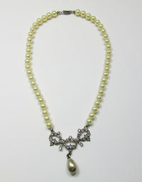Deltah Vintage 1940s Elegant Pearl and Rhinestone Drop Necklace - Thumbnail