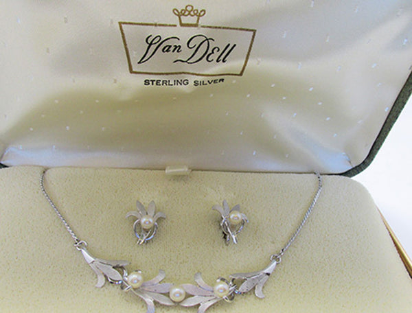 Van Dell 1940s Vintage Pearl and Sterling Necklace and Earrings Set - Box Interior