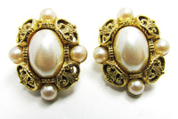 Jewelry Vintage 1970s Contemporary Style Pearl Clip-On Earrings - Front - Thumbnail