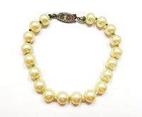 Vintage 1950s Jewelry Mid-Century Classic Ivory Pearl Bracelet - Front - Thumbnail