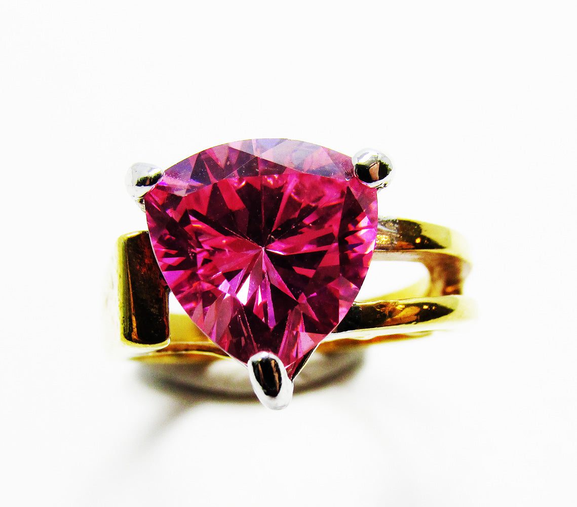 Glamorous Vintage 1980s Contemporary Style Cubic Zirconia Fashion Ring - Front