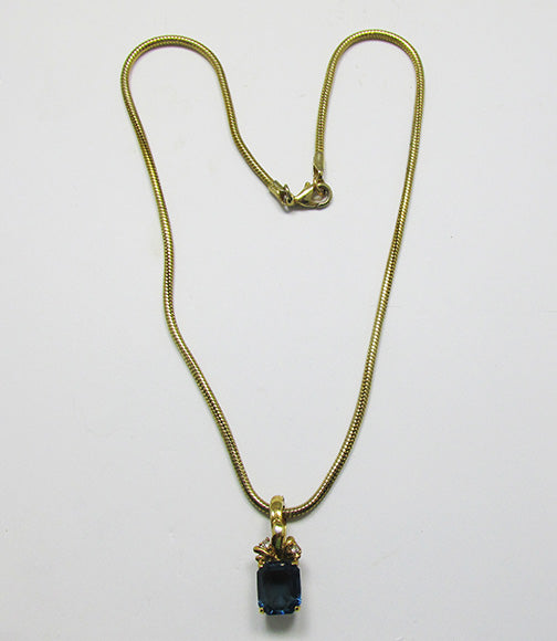 Roman Vintage 1980s Elegant Geometric Sapphire Blue Pendant