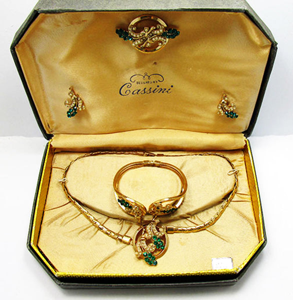 Oleg Cassini 1950 Vintage Diamante and Pearl Gold Plate Four Piece Set - Box Interior