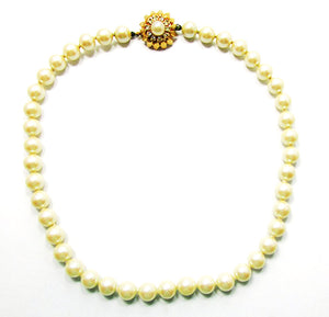 1950s Vintage Jewelry Beautiful Classic Elegant Ivory Pearl Necklace - Front