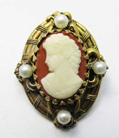 Vintage 1940s Classic Mid Century Pearl and Cameo Pin