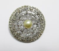 Ciner Vintage 1950s Striking Rhinestone and Pearl Circle Pin - Thumbnail