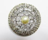 Ciner Vintage 1950s Striking Rhinestone and Pearl Circle Pin - Thumbnail