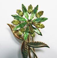 Tru-Kay Vintage 1940s Superb Gold Filled Rhinestone Floral Pin - Thumbnail