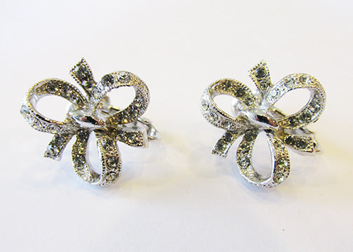 Hedy Vintage 1960s Dainty Eye-Catching Retro Button Bow Earrings